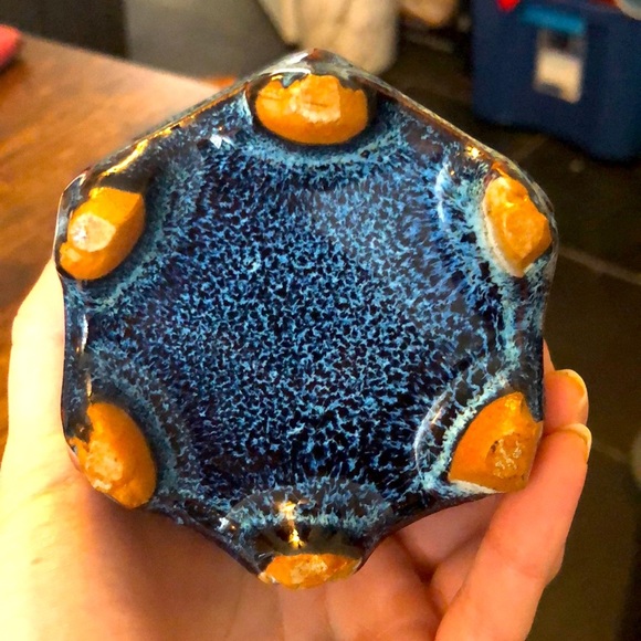 Handmade Ceramic Pen Holder - Picture 4 of 4